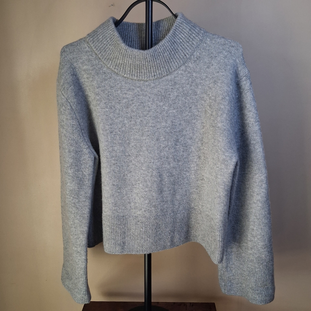 J. Crew Womens Gray Wide Sleeve Sweater; Size XS